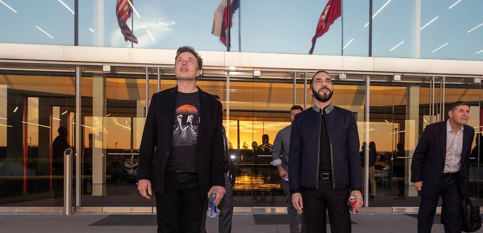 nayib bukele junto elon musk soriendo