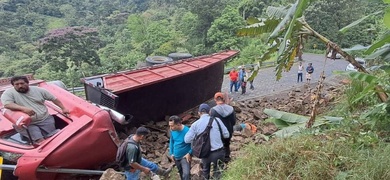 camion rojo volcado carretera matagalpa nicaragua