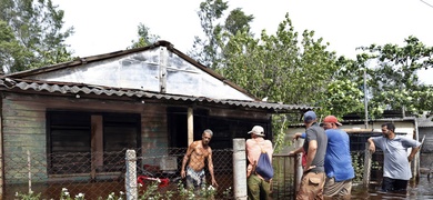 huracan helene inundaciones casas cuba