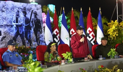 daniel ortega traspasa poder y control del ejercito a rosario murillo