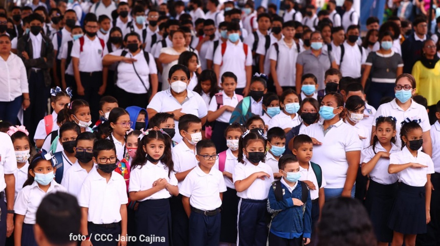 estudiantes del Colegio Experimental México