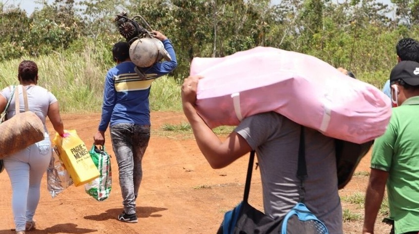 nicaragüenses cruzan la frontera en costa rica