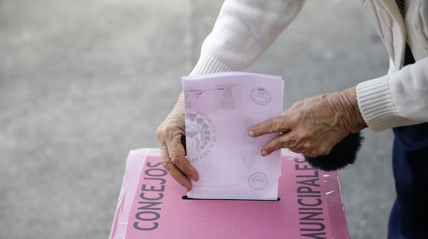 inicia jornada electoral el salvador