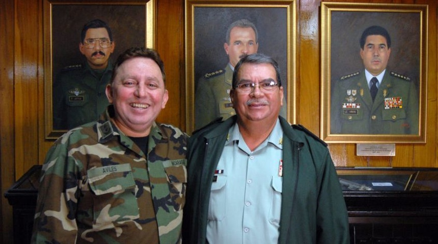 omar halleslevens y julio césar avilés