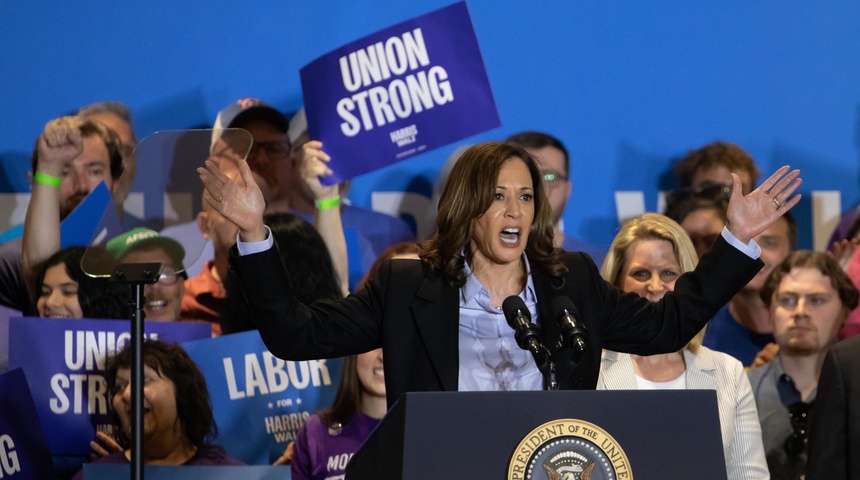 kamala harris exaltada brinda discurso