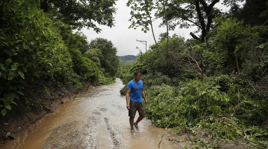 inundaciones fuertes lluvias el salvador