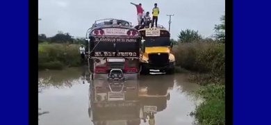 buses inundacion carretera lluvias chinandega nicaragua