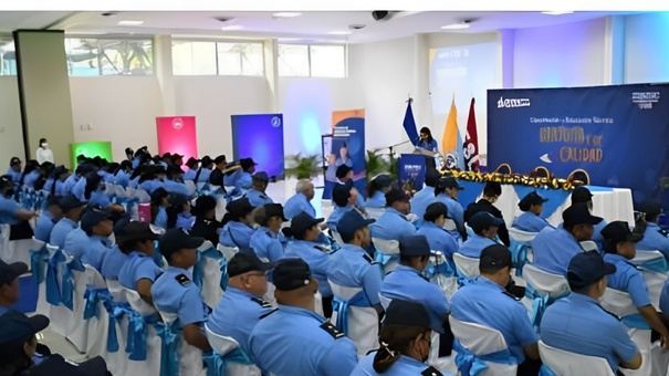 policia nacional recluta oficiales baja