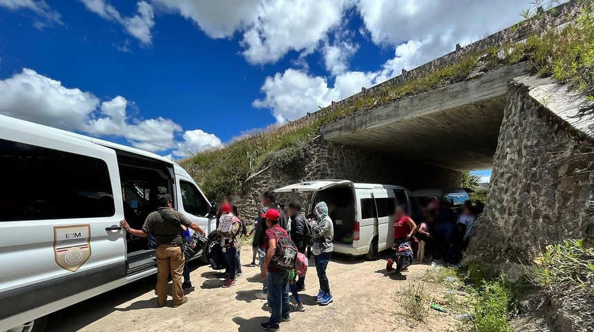 migrantes centromaericano transitan mexico