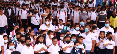 estudiantes del Colegio Experimental México