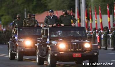 daniel ortega desfile ejercito nicaragua