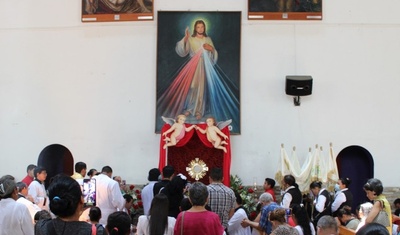 catolicos de nicaragua en iglesia