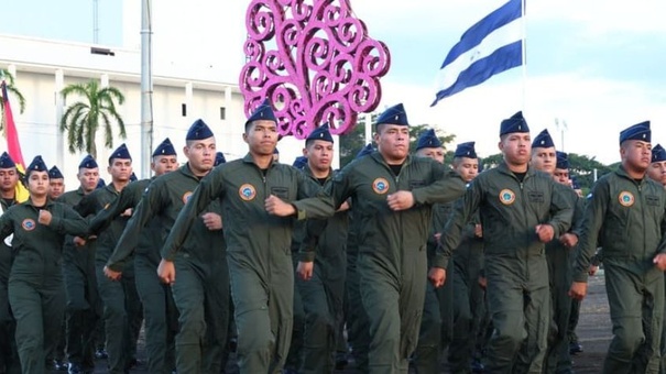 soldados desfile ejercito nicaragua