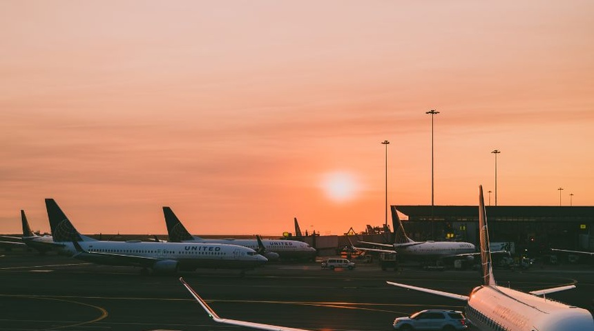 aviones linea aerea aeropuerto vuelos