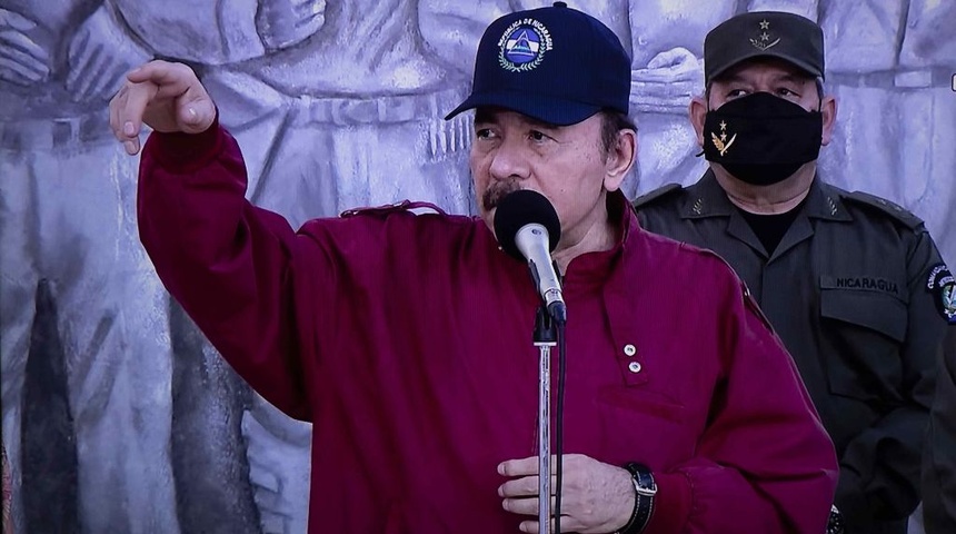 daniel ortega de rojo acto efe