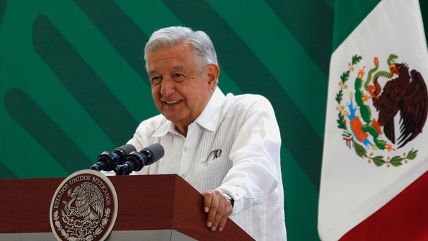 lopez obrador critica a  expresdientes fox calderon