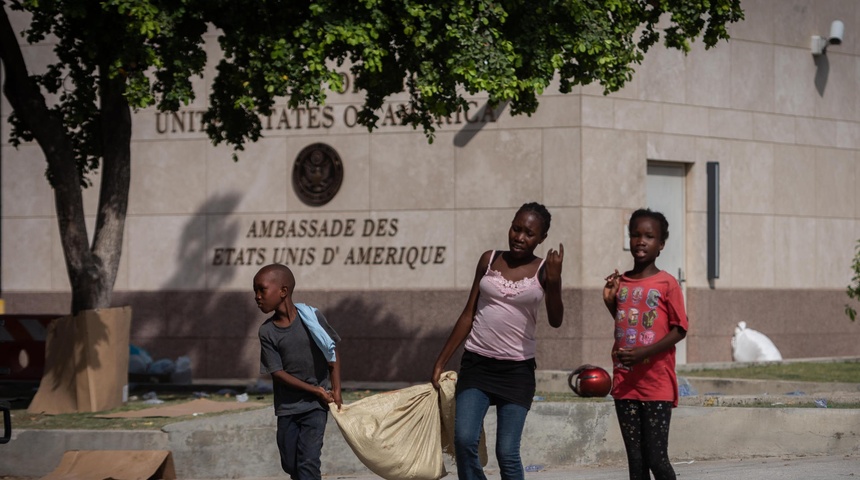 colaboradores de embajada de eeuu en haiti retirados