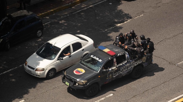 policia nacional bolivariana recorre calles caracas