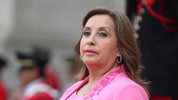 presidenta peru diana boluarte agredida