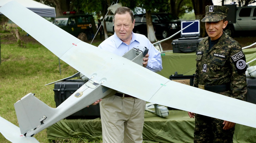 el salvador recibe drones eeuu