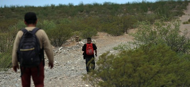 migrantes cruzan desierto chihuahua