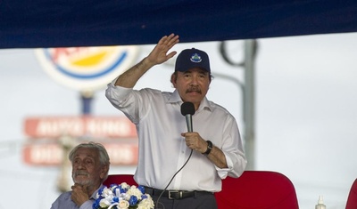 daniel ortega comparado con hitler y pinochet