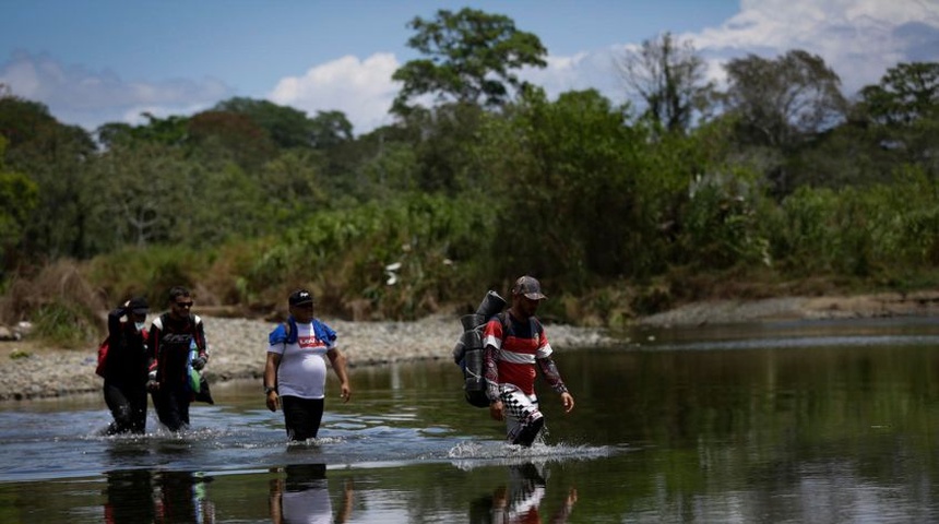 migrantes que habian pasado la selva del darien