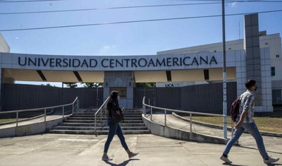 entrada principal de la uca