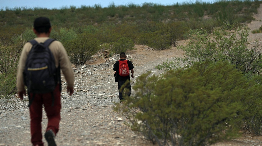 migrantes cruzan desierto chihuahua