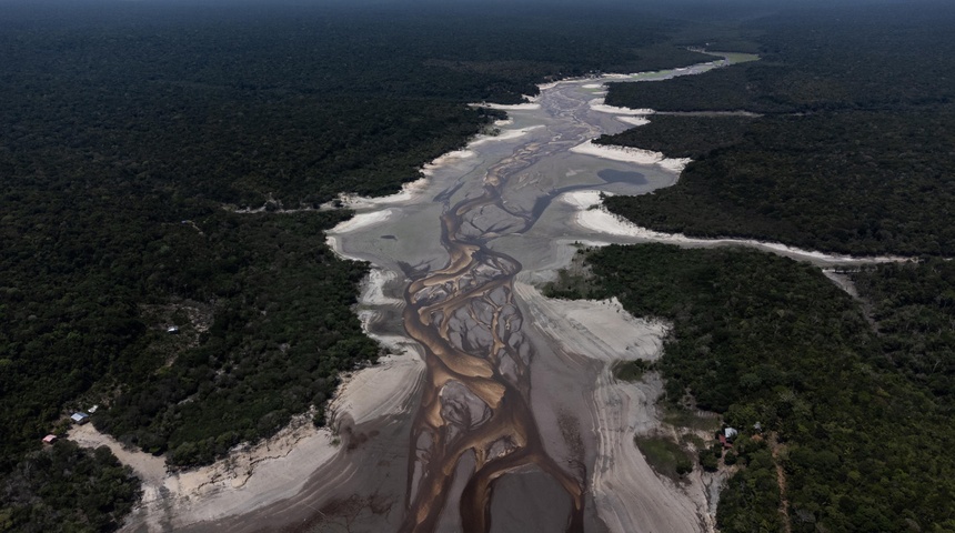 rio negro brasil seco