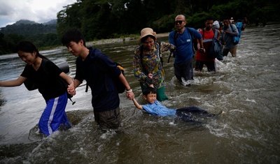 migrantes cruzan selva darien rumbo eeuu