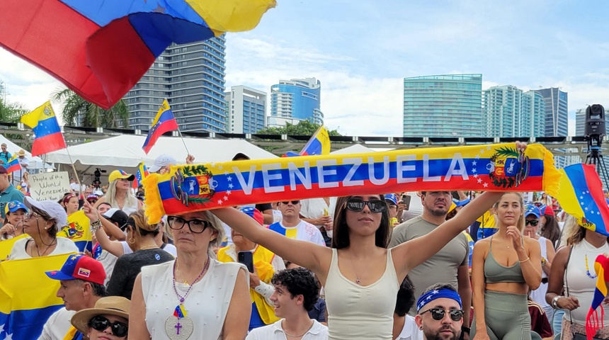 veneoanos acuden protestas contra resultados presidenciales