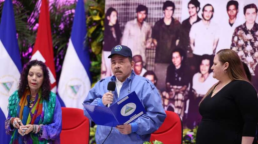 daniel ortega exalta figura de hugo torres