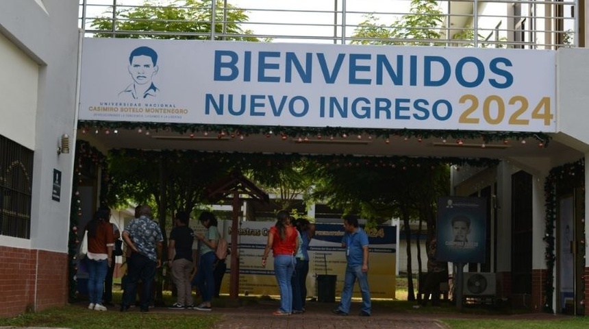 universidad casimiro sotelo