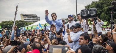 suspension carlos pineda candidatura presidencial guatemala