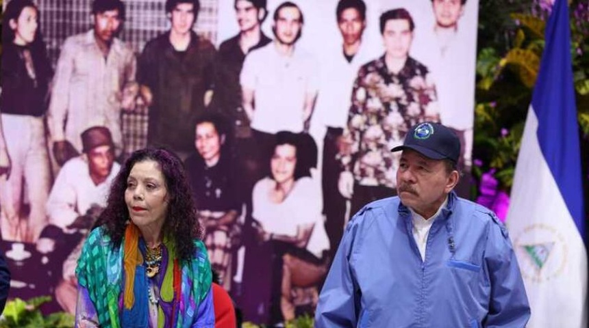 daniel ortega exalta a hugo torres