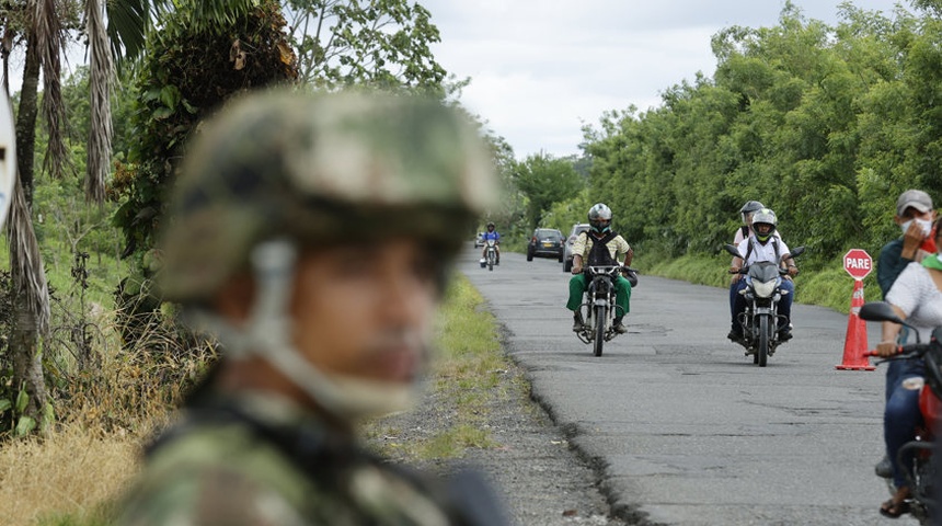 asesinato trabajadores finca colombia