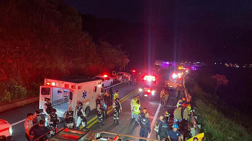 autobus volcado mexico muertos heridos