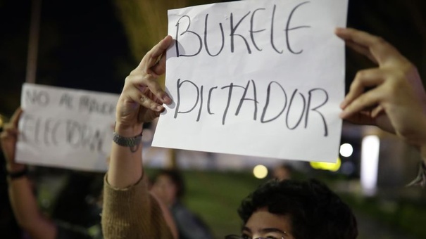 feministas piden desconocer reeleccion bukele