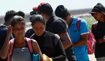 agentes hallan a 415 migrantes de 19 países en mexico