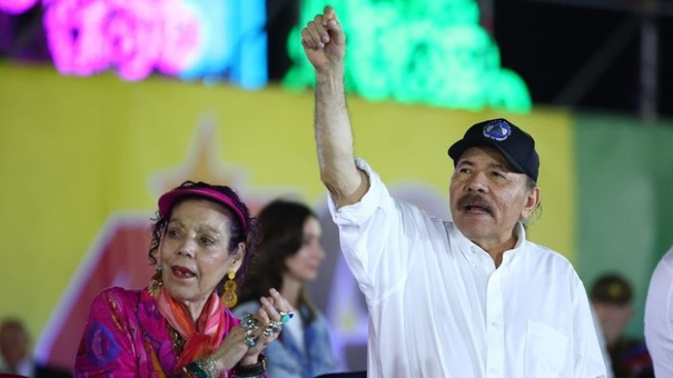 daniel ortega rosario murillo felicitan nicolas maduro