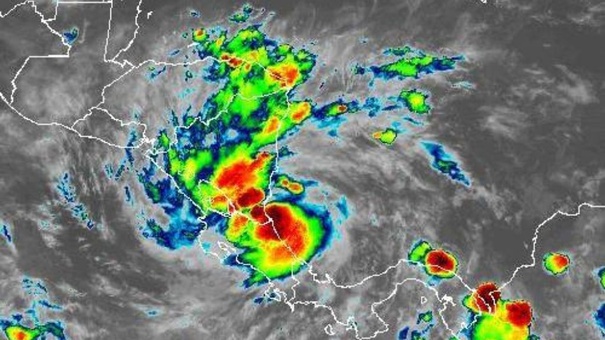 tormenta tropical bonnie toca tierra