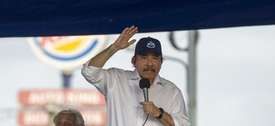 daniel ortega comparado con hitler y pinochet