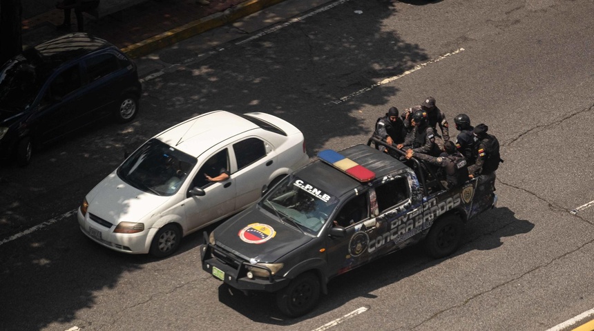 policia nacional bolivariana recorre calles caracas