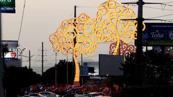 instalacion arboles vida nicaragua rosario murillo