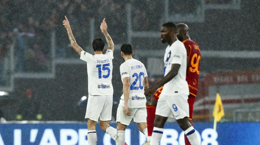 inter celebra victoria al de rossi