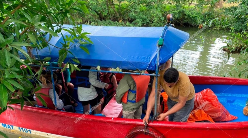 rescate embarcacion nicaraguense por fuerza naval