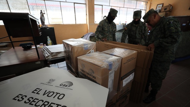 material electoral ecuador