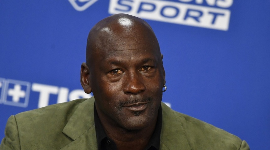 michael jordan vende acciones