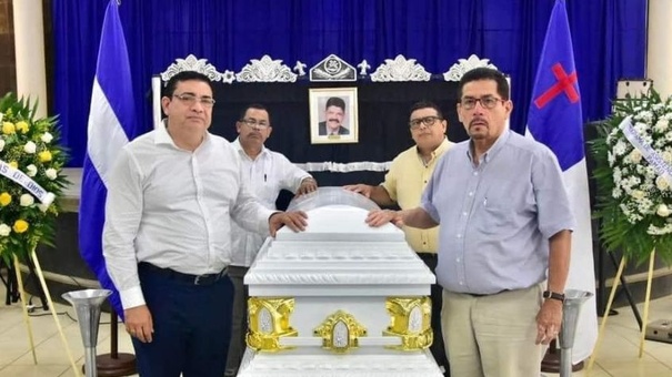 honras funebres pastor rafael arista